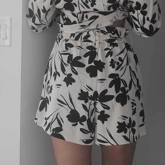 Blazer and shorts set - Picture 3 of 7